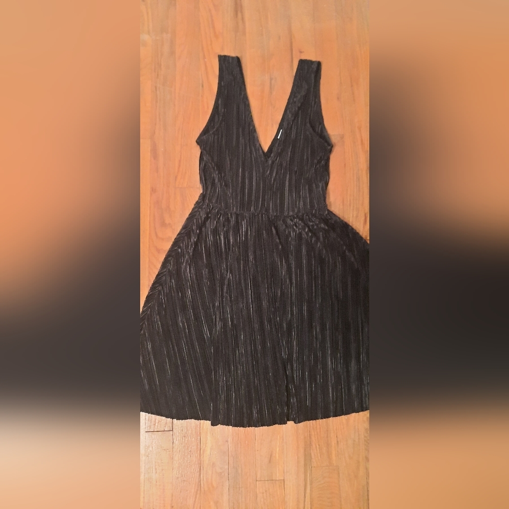 Divided H&M black pleated plunge dress